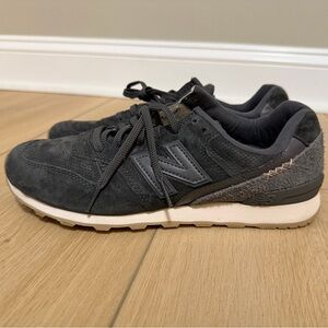 Women’s New Balance 696 Shoes size 9.5